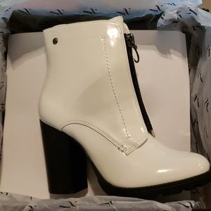 Vera Wang Ankle Boots Size 7 White